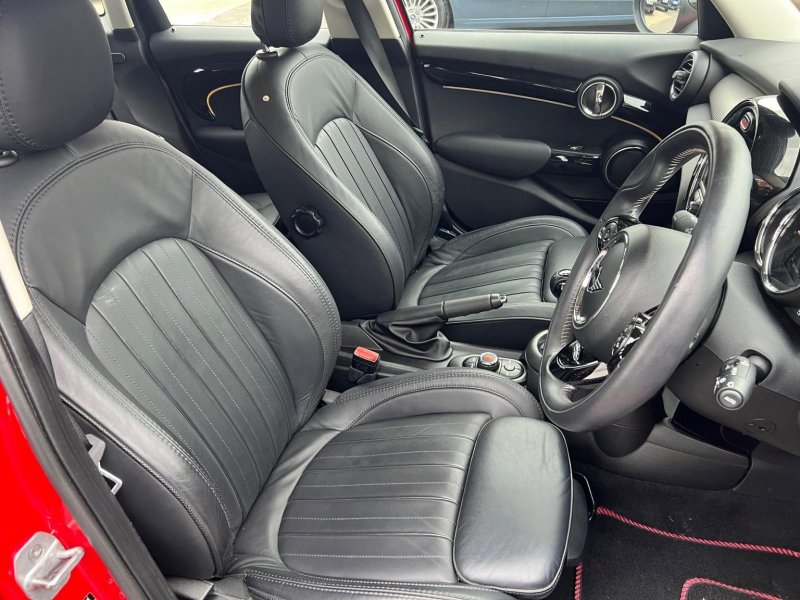 MINI HATCH