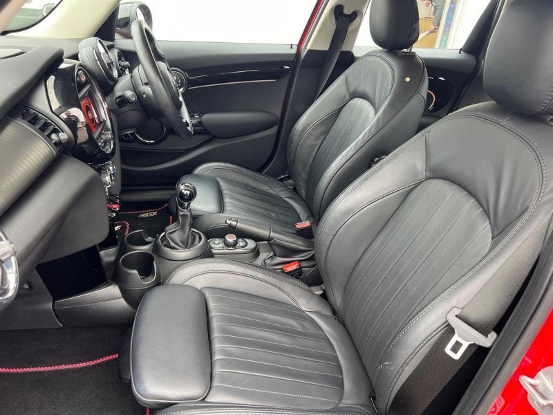 MINI HATCH