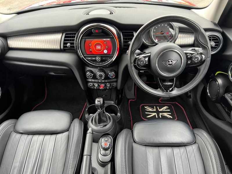 MINI HATCH