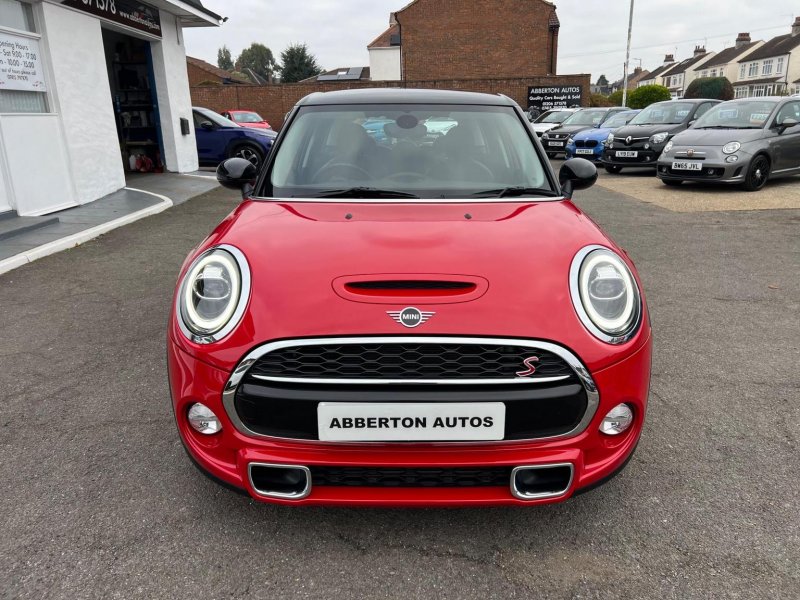 MINI HATCH