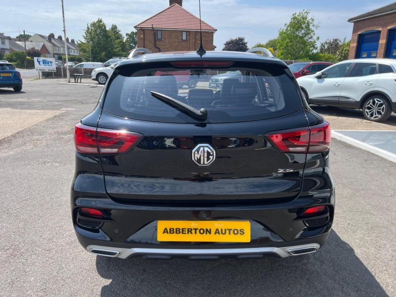 MG ZS